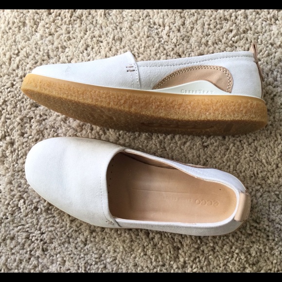 Ecco Shoes - Women’s  size 5 crepetray leather slip on-white